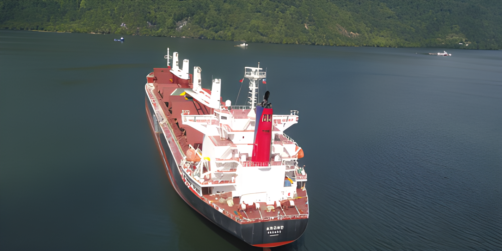 Puerto Chacabuco concreta el embarque de carga más grande en su historia